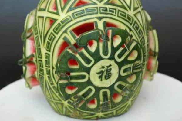西瓜皮雕刻简单教程(图解) 西瓜皮雕刻图片大全