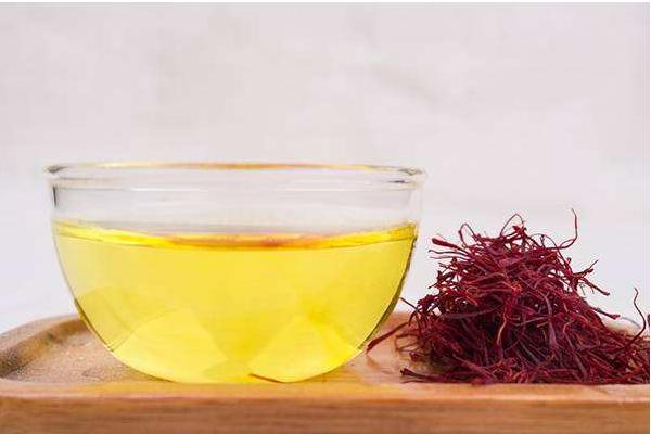 藏红花和西洋参能一起泡水喝吗(功效与作用) 喝藏红花茶要注意什么