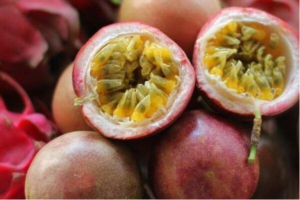 西番莲和百香果的区别是什么 西番莲是百香果吗