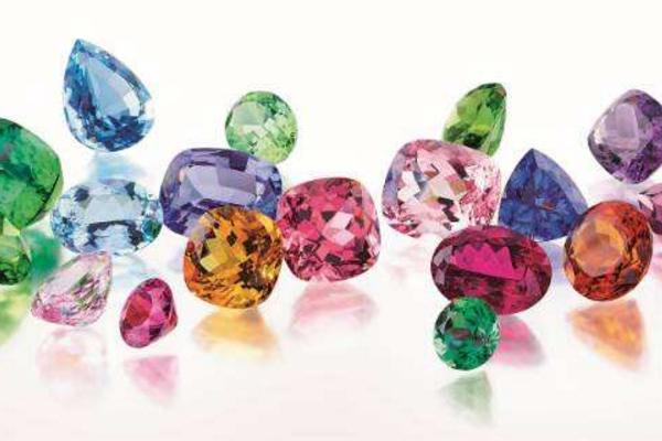 梦见宝石是什么意思 梦到捡了好多漂亮的宝石有什么预兆