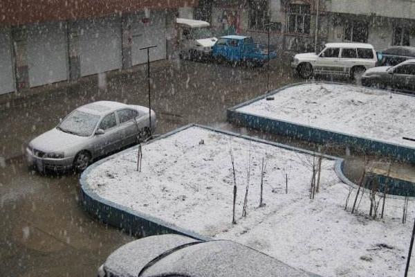梦见雨夹雪是什么意思 女人梦到雨和雪有什么预兆