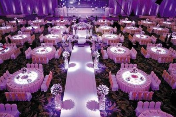 梦见吃宴席是什么意思 梦到很多人吃宴席有什么预兆