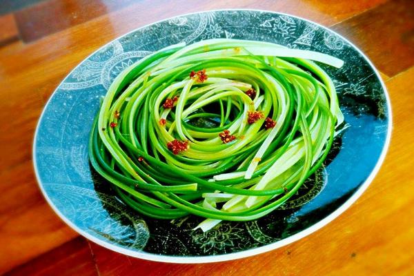 梦见蒜苔是什么意思 女人梦见蒜苔有什么预兆(是胎梦吗)