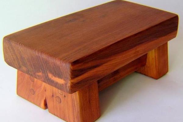 梦见凳子是什么意思 女儿梦到小板凳有什么预兆