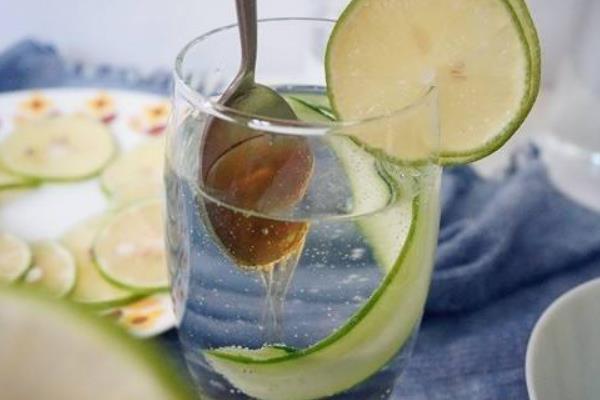 青柠檬可以泡蜂蜜吗 青柠蜂蜜水有什么好处