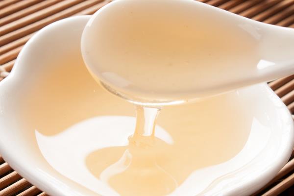 蜂蜜一天喝多少合适 蜂蜜什么时候喝比较好
