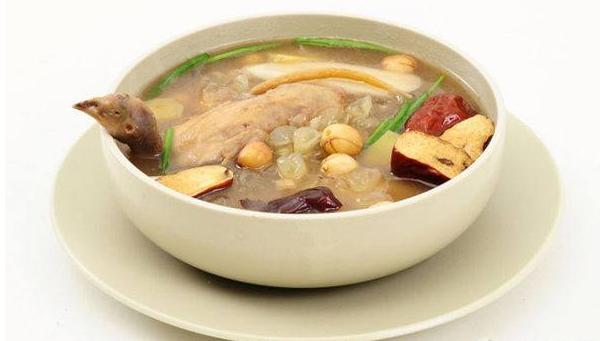 鹌鹑怎么做好吃又简单 鹌鹑不能和什么一起吃