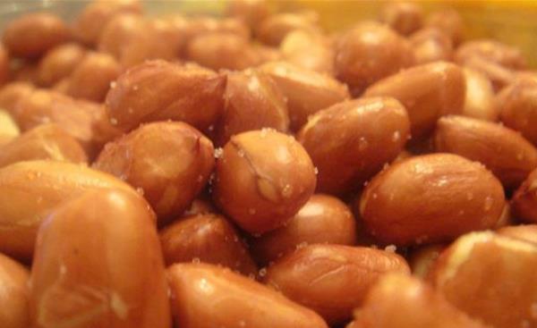 怎样炸花生米又酥又脆 炸花生米的窍门