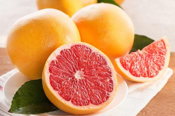 西柚一天吃多少合适 一天吃1个西柚会过量吗