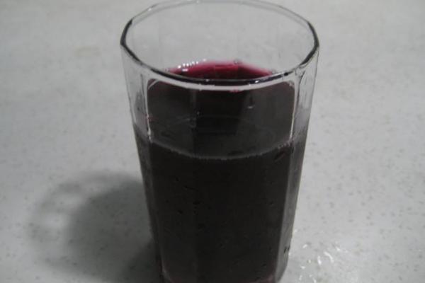 蓝莓酒的功效与作用及禁忌 蓝莓酒的制作方法