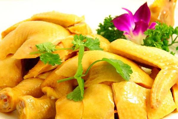 乌鸡和贵妃鸡的区别是什么 乌鸡和贵妃鸡哪个营养高