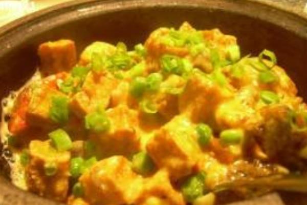蟹黄豆腐怎么做好吃又简单 蟹黄豆腐家常做法大全