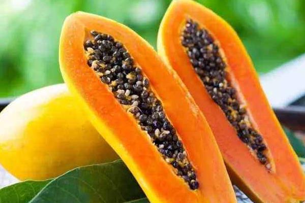 怎么判断木瓜熟没熟 木瓜熟了是什么颜色的