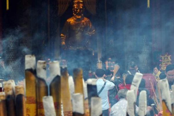 给财神爷上香上几根 给财神爷上香说什么话