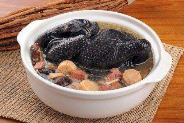 胃不好能吃乌鸡煲汤吗? 小孩能喝乌鸡汤吗