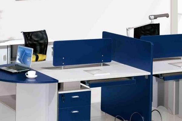 女性办公桌上摆放风水2人办公室风水座位图