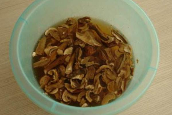 牛肝菌怎么做好吃又简单 牛肝菌家常做法大全