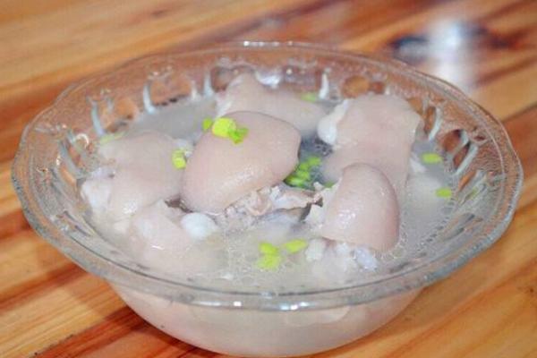 猪蹄跟什么一起炖最好 猪蹄煮多久能熟