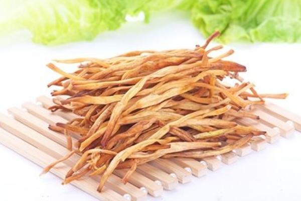 新鲜黄花菜怎么晒干 干黄花菜孕妇可以吃吗