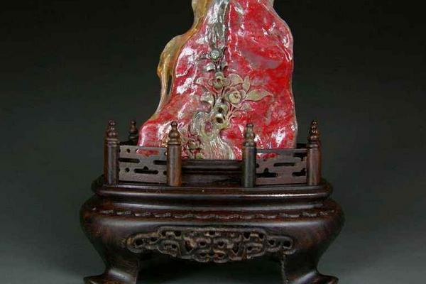 鸡血石用水怎么鉴定 鸡血石的鉴别方法(肉眼)