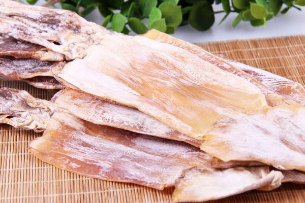 干鱿鱼怎么泡发(泡多久) 干鱿鱼不用碱怎么泡发