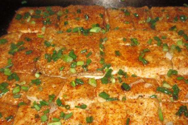 铁板豆腐小吃生意好做吗 铁板豆腐一天能赚多少钱(利润大不大)