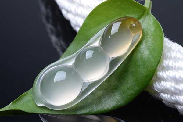 玉髓手镯什么颜色好 玉髓产地是哪里