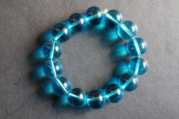 男人带水晶好吗 水晶可以带脚上吗