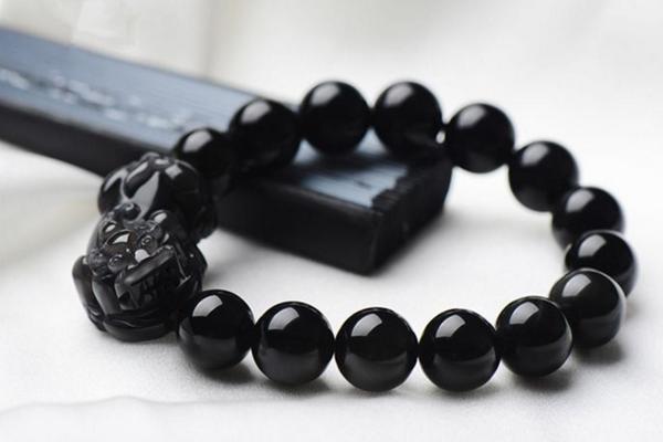 男人带水晶好吗 水晶可以带脚上吗