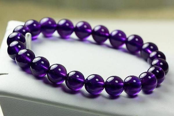 男人带水晶好吗 水晶可以带脚上吗