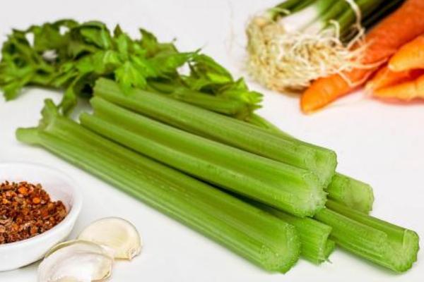 大闸蟹吃完后不能吃什么,不能和什么同吃