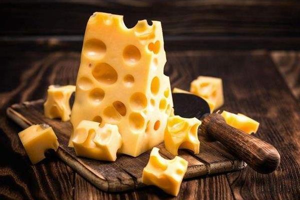 奶酪怎么保存不会坏?冷冻还是冷藏?