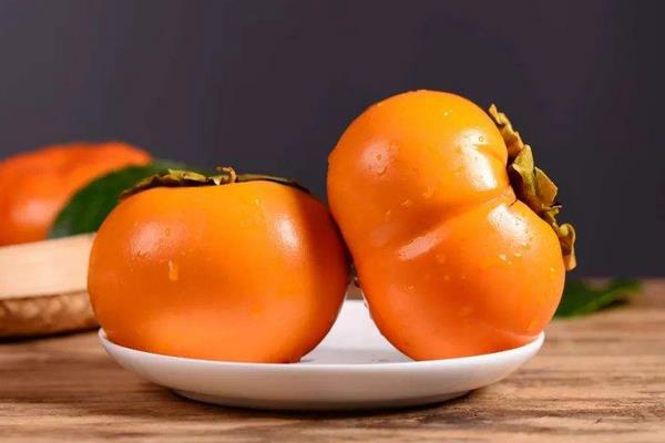 硬柿子皮能吃吗?硬柿子皮黑是什么原因