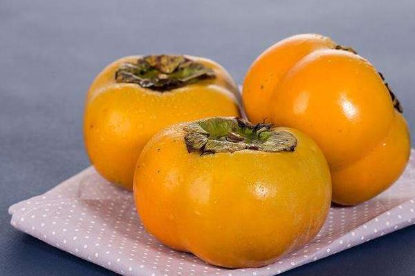 硬柿子皮能吃吗?硬柿子皮黑是什么原因