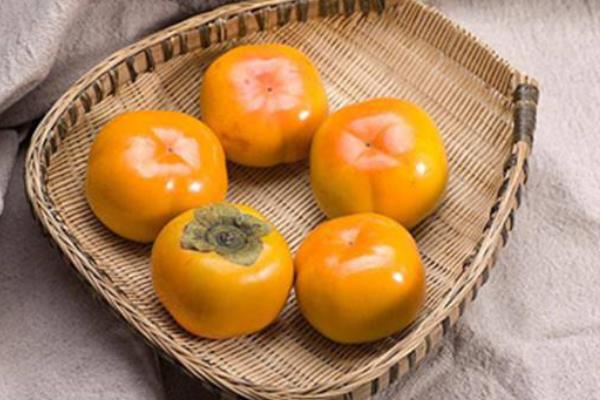 硬柿子皮能吃吗?硬柿子皮黑是什么原因