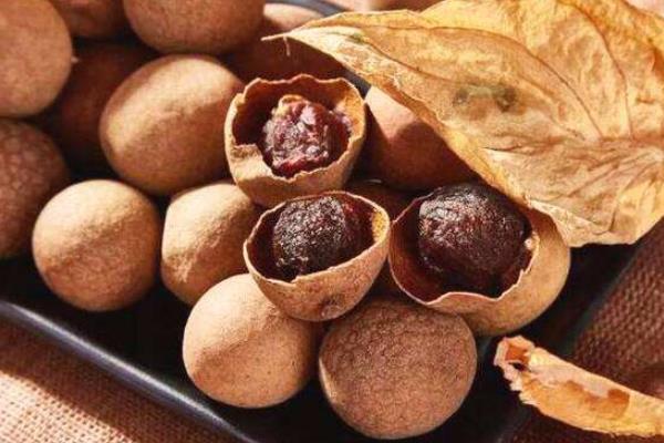 桂圆皮上有白点还能吃吗?桂圆上的白霜是什么?