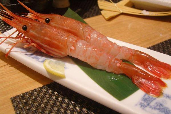 鳌虾和牡丹虾哪个贵?有什么区别?