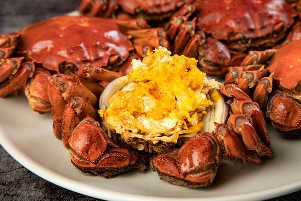 当天的大闸蟹死了还能吃吗?大闸蟹死了多久不能吃?