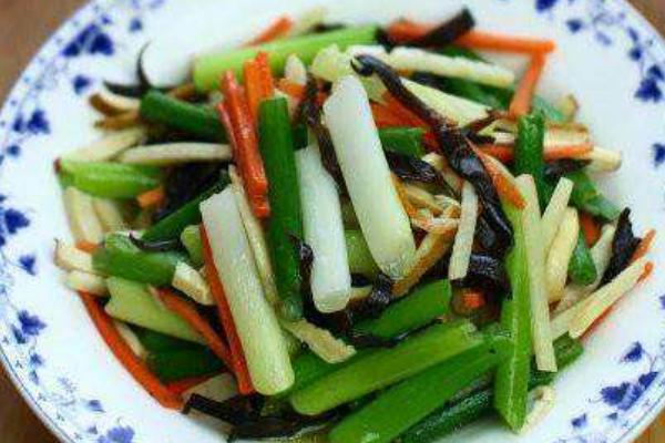 葱苗怎么做好吃,附葱苗功效作用与营养价值及禁忌