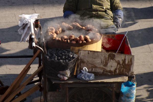 摆地摊烤红薯技巧，利润如何